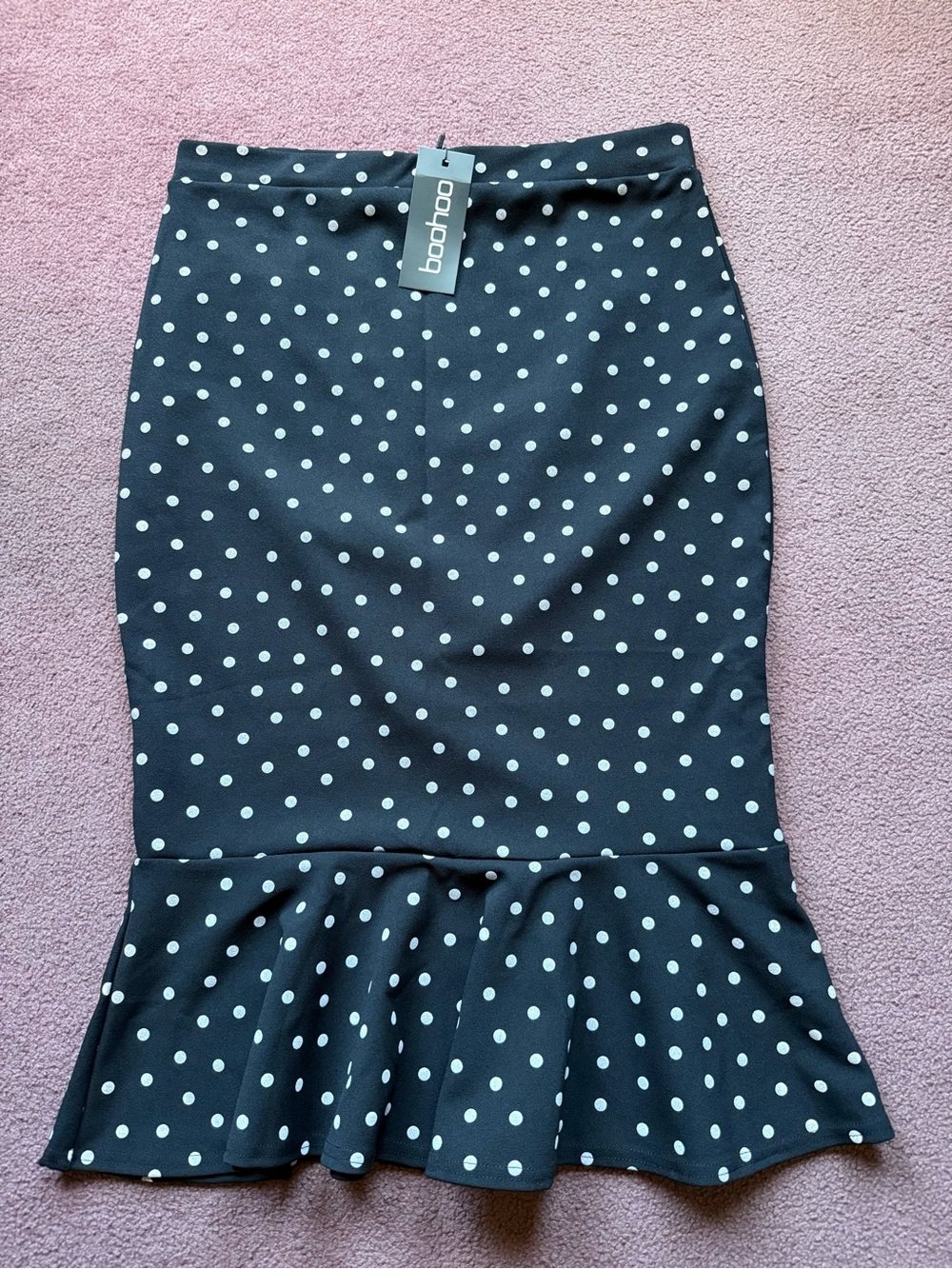 Boohoo Black & White Polka Dot Ruffle-Hem Pencil Skirt